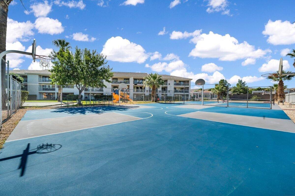 Modern Resort Condo - Pools, Courts & Scenic Views セントジョージ エクステリア 写真