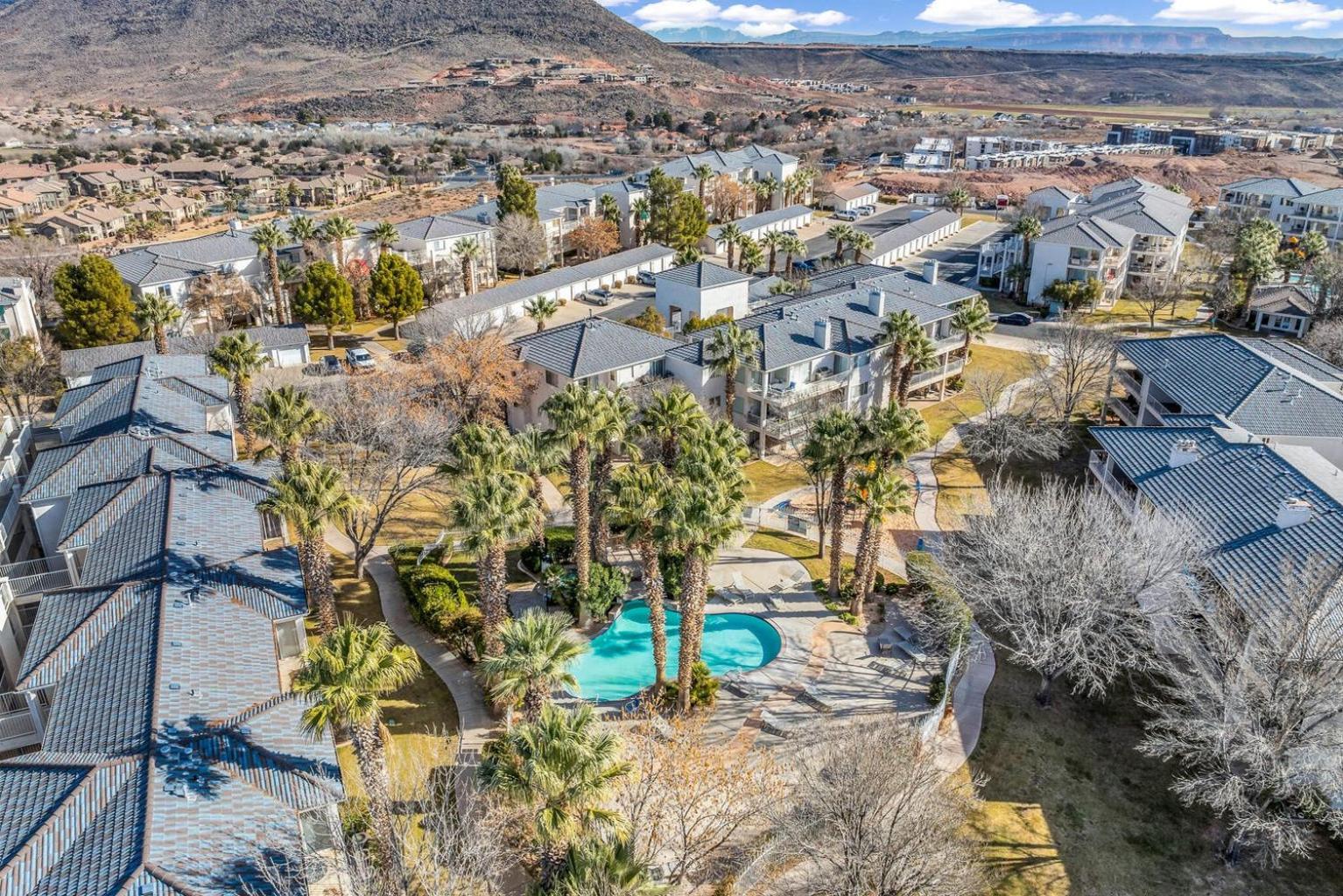 Modern Resort Condo - Pools, Courts & Scenic Views セントジョージ エクステリア 写真